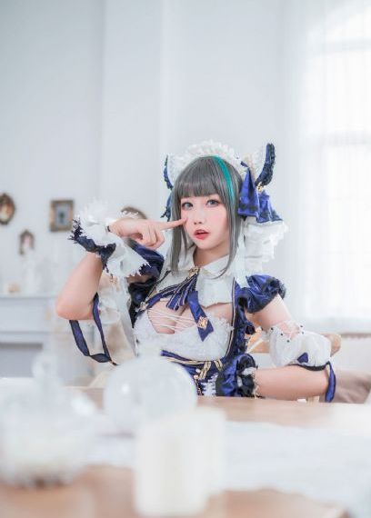 美女把衣服脱得一丝不剩_日韩电影在线